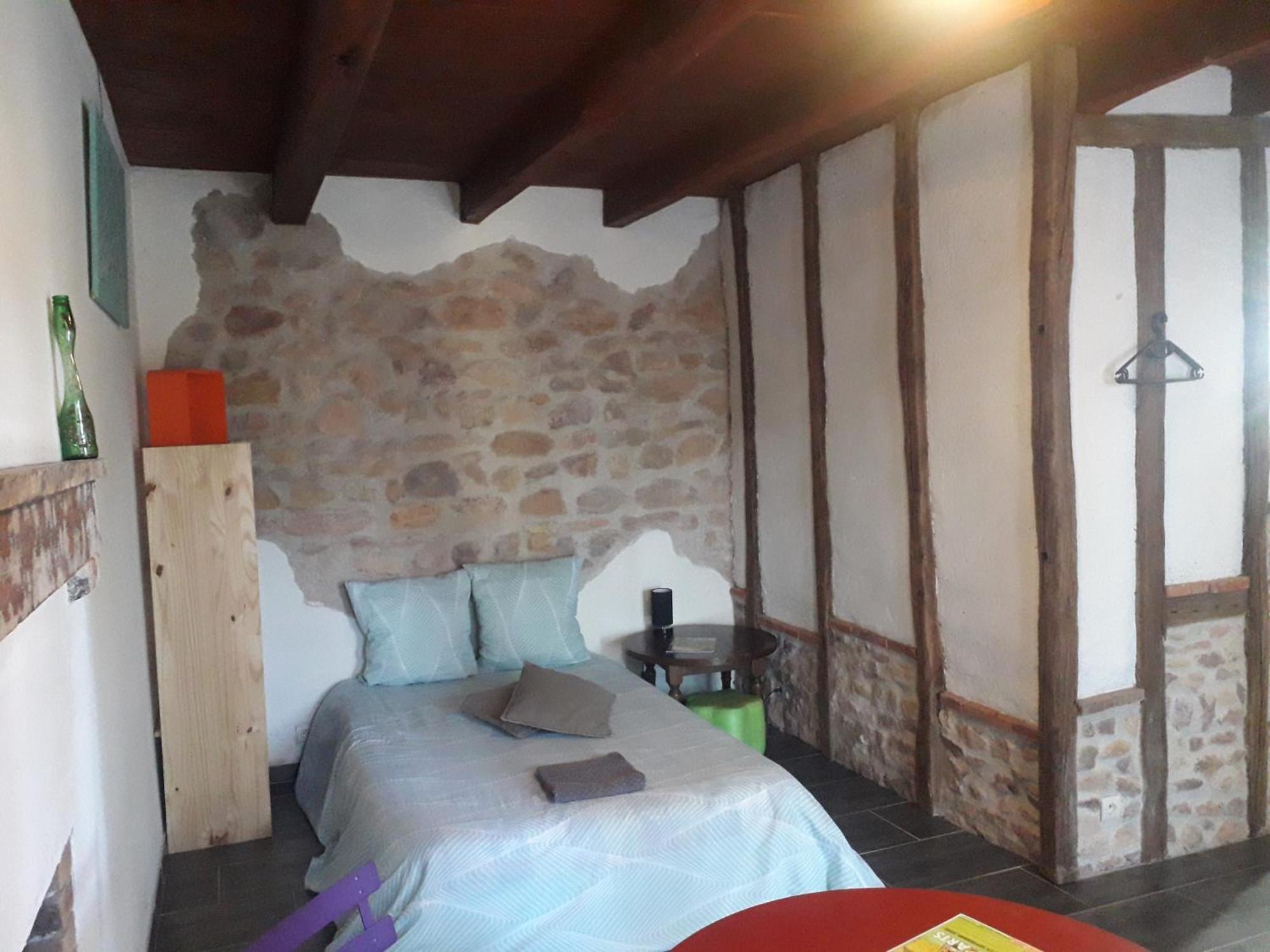 Chambre Double Vallon-en-Sully Exterior photo